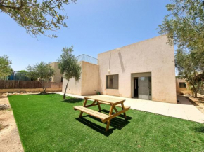 A villa in the desert